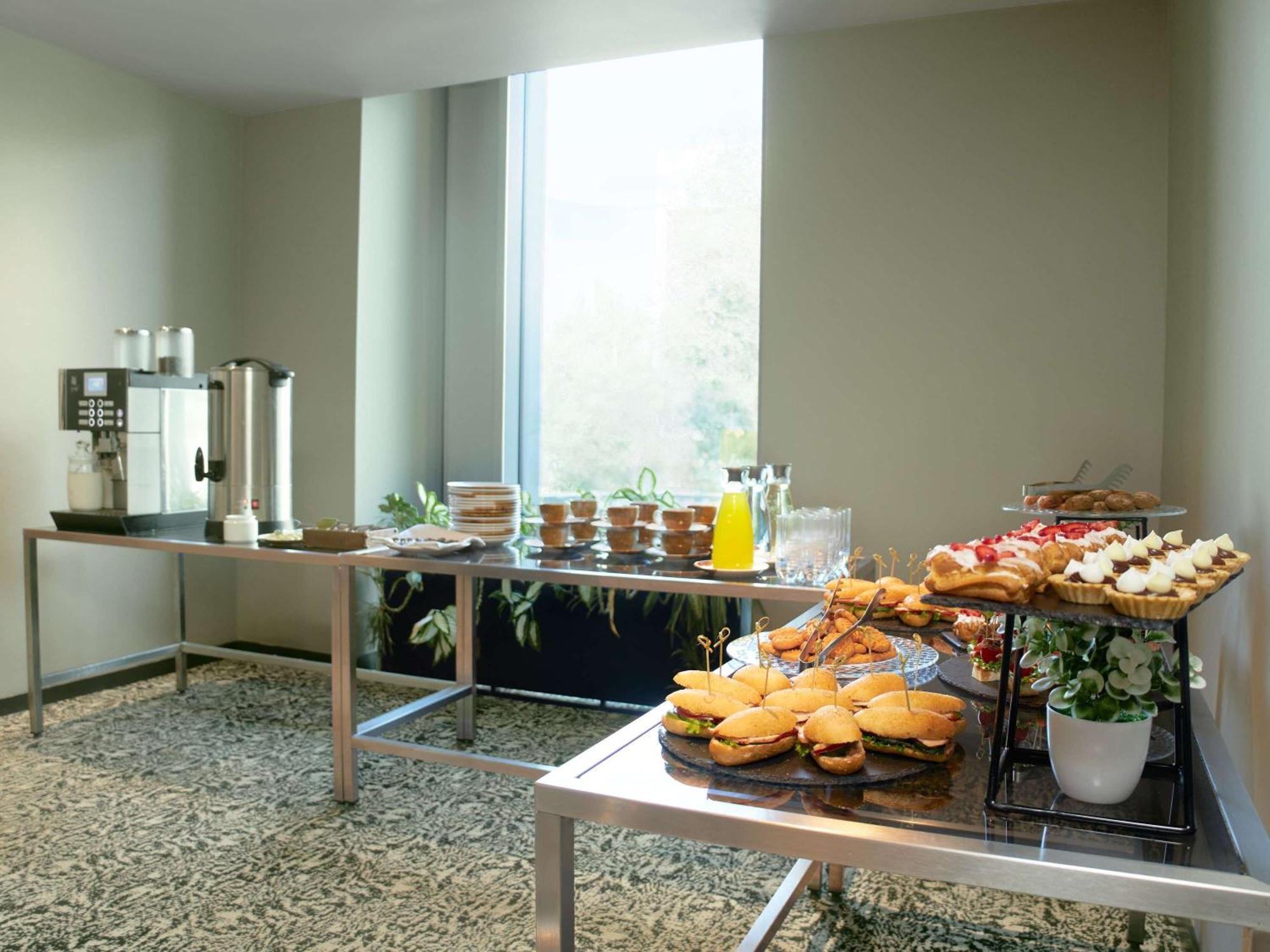 Novotel Living Almaty Jetisu Dış mekan fotoğraf