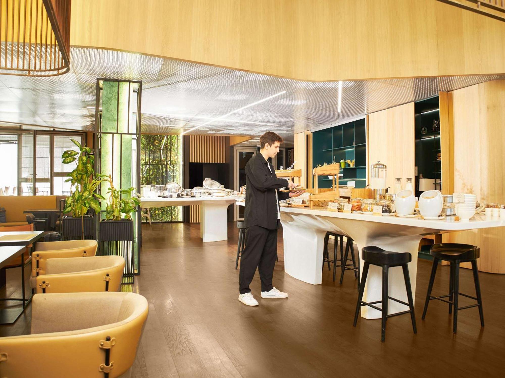 Novotel Living Almaty Jetisu Dış mekan fotoğraf